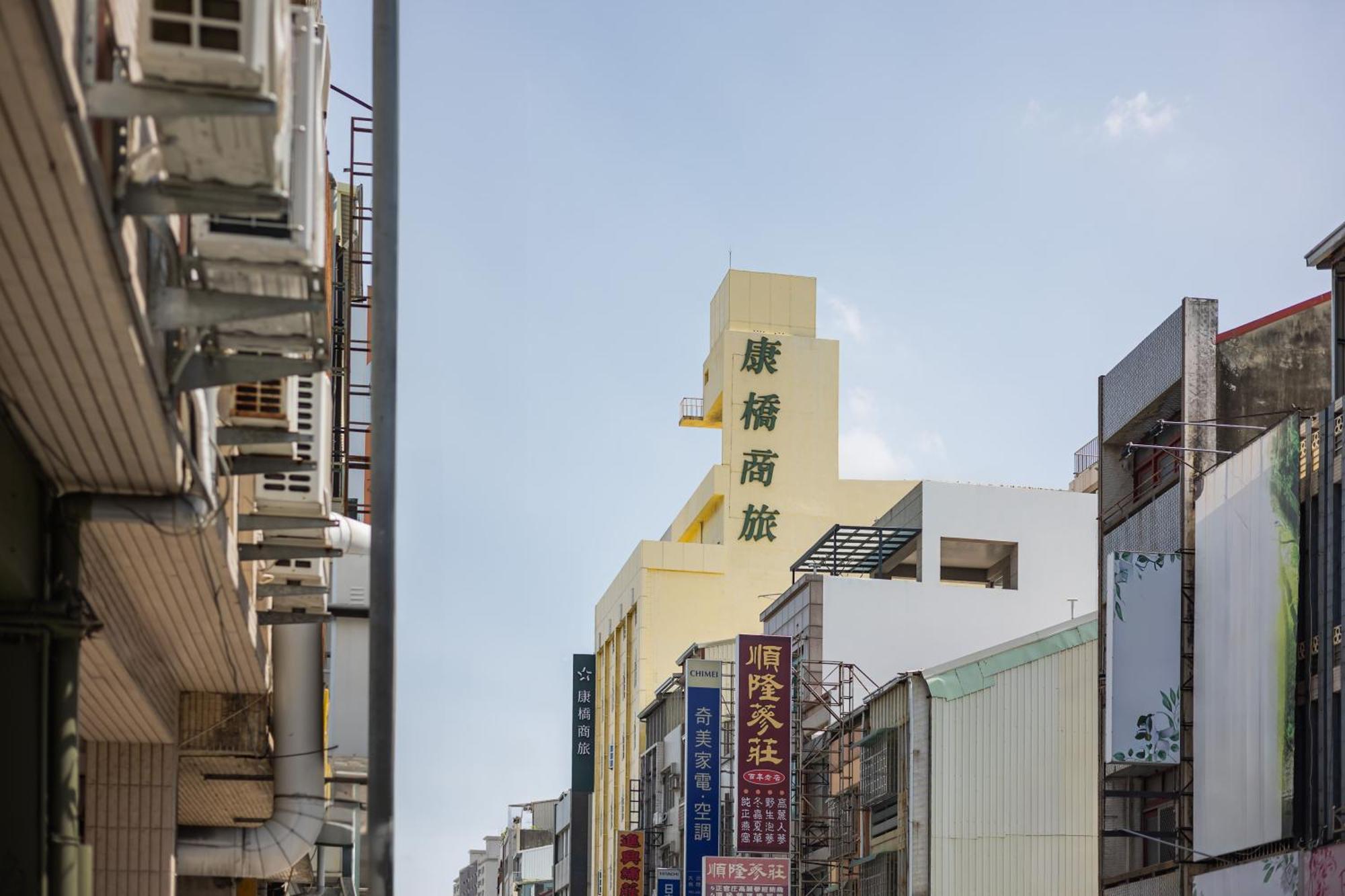 Kindness Hotel - Tainan Chihkan Tower Esterno foto