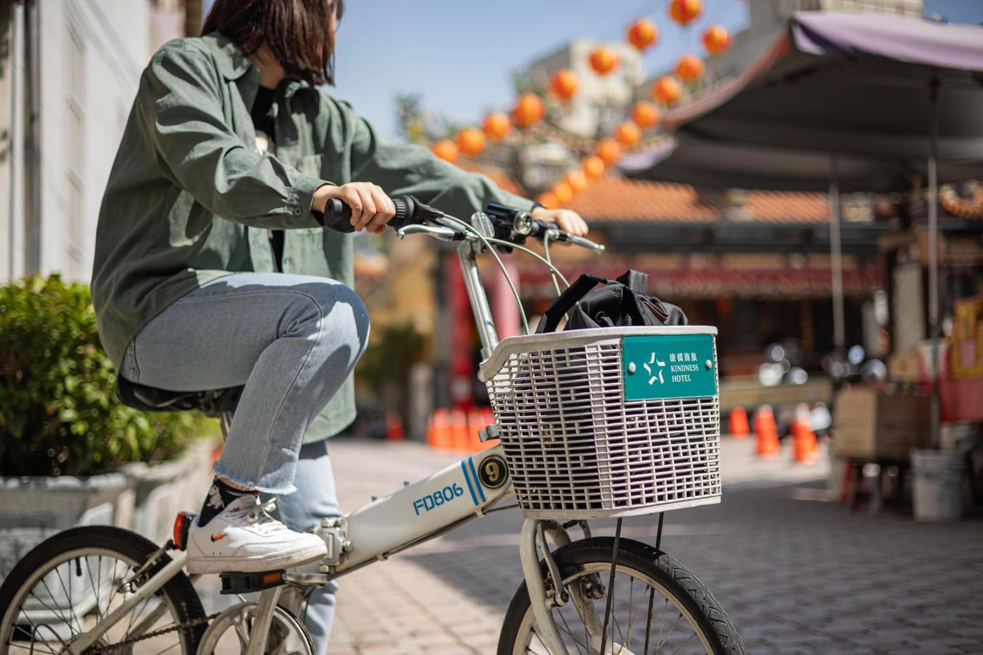 Kindness Hotel - Tainan Chihkan Tower Esterno foto